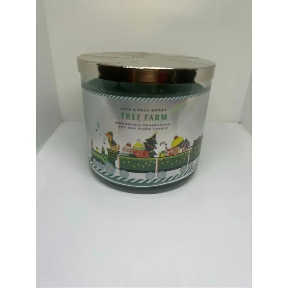 Bath & Body Works Tree Farm 3 Wick Candle White Barn Holiday Christmas